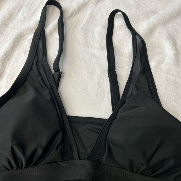 Women's Tummy Control Mesh Accent Sexy One Piece Bathing Suit. Size Small. Black - Picture 6 of 9